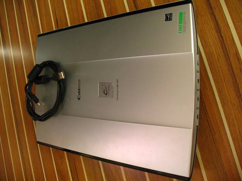 canoscan lide200